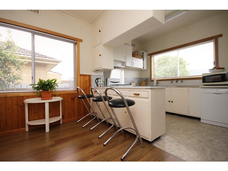 14 Orama Avenue, Wendouree VIC 3355