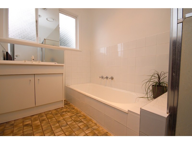 14 Orama Avenue, Wendouree VIC 3355