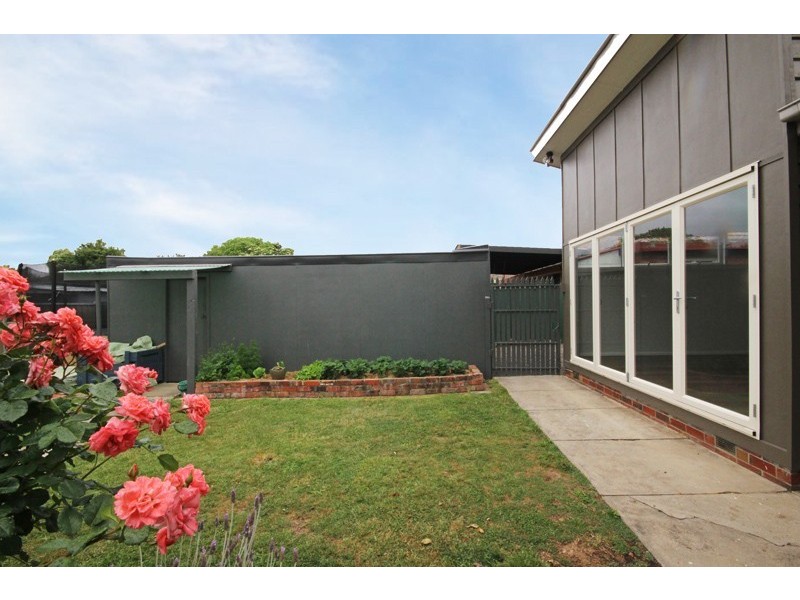 14 Orama Avenue, Wendouree VIC 3355