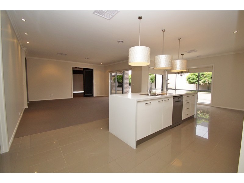 24 Jarrah Drive, Alfredton VIC 3350