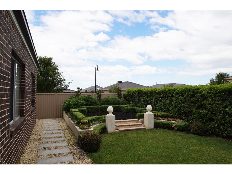 24 Jarrah Drive, Alfredton VIC 3350