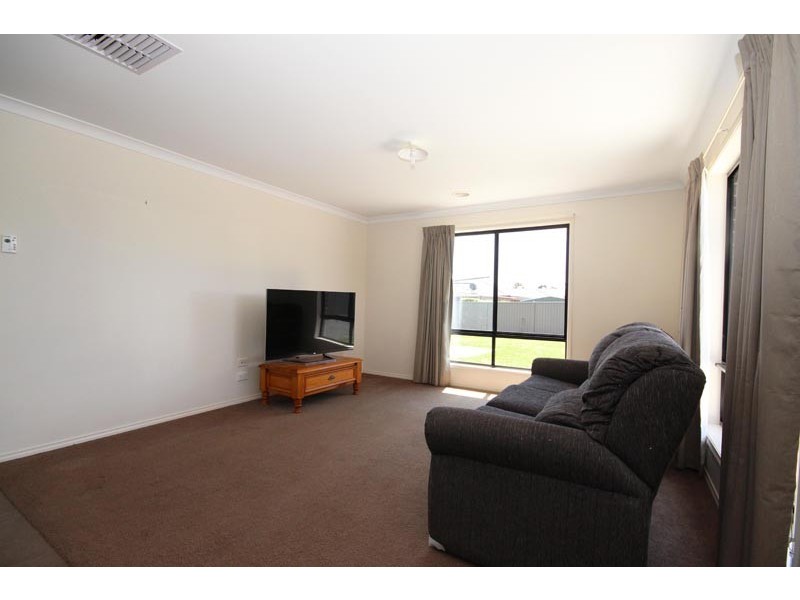 6 Greenhalghs Road, Delacombe VIC 3356