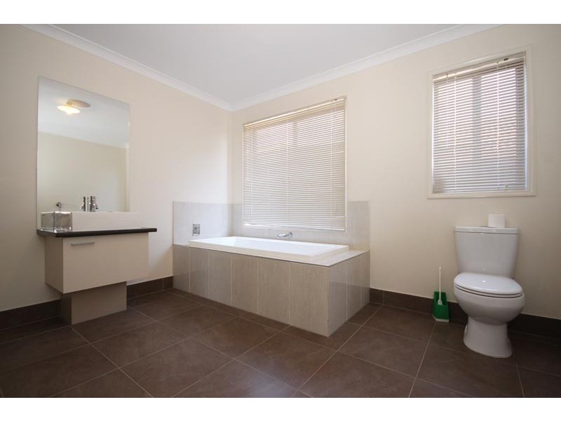 6 Greenhalghs Road, Delacombe VIC 3356