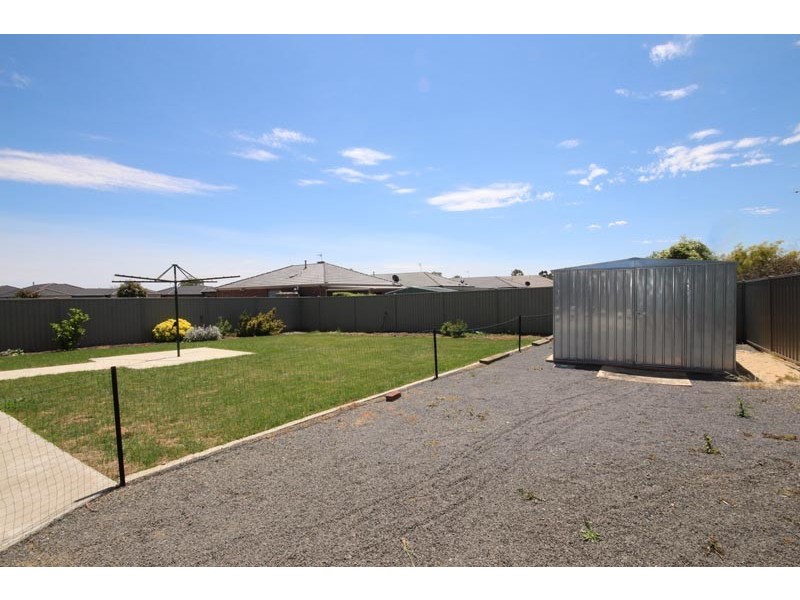 6 Greenhalghs Road, Delacombe VIC 3356