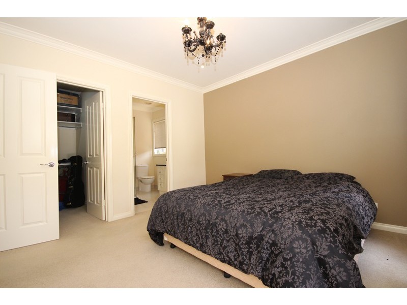 27 Munro Street, Alfredton VIC 3350