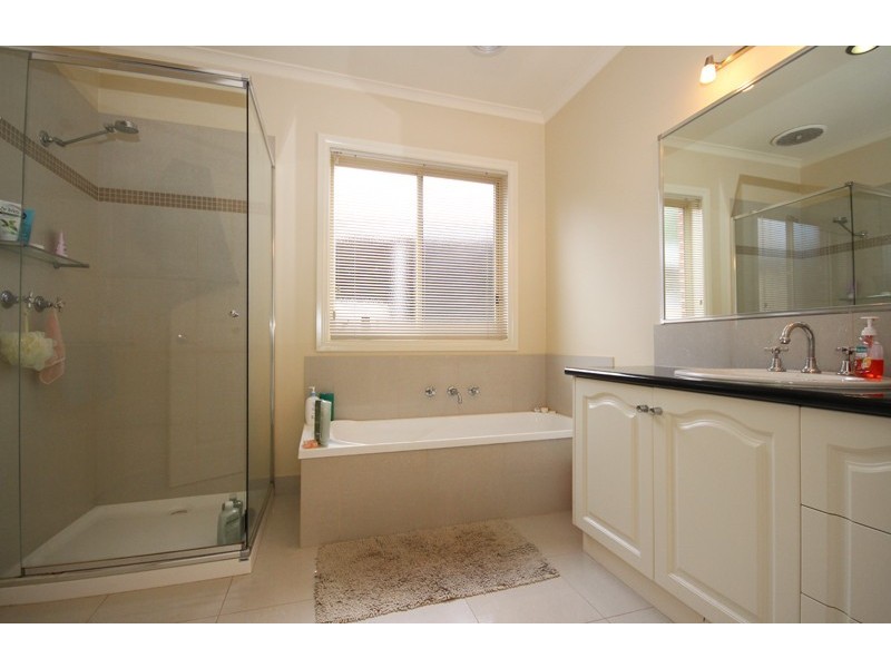 27 Munro Street, Alfredton VIC 3350