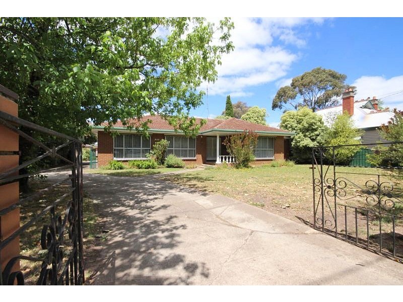 104 Forest Street, Lake Wendouree VIC 3350