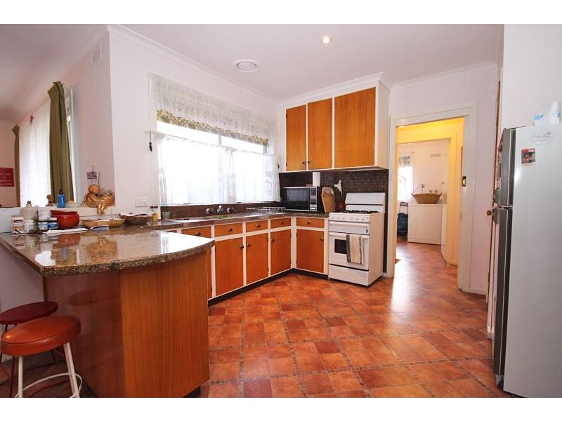 104 Forest Street, Lake Wendouree VIC 3350