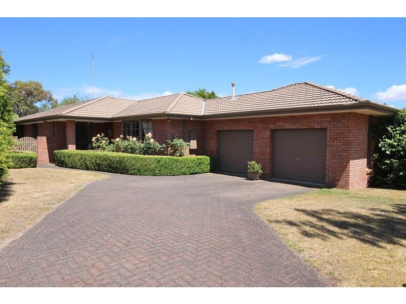 9 Hakea Court, Mount Helen VIC 3350