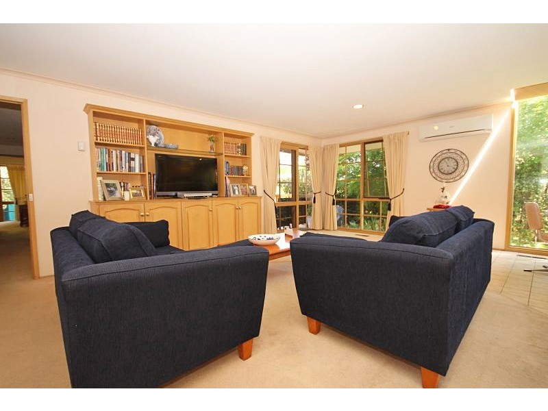 9 Hakea Court, Mount Helen VIC 3350