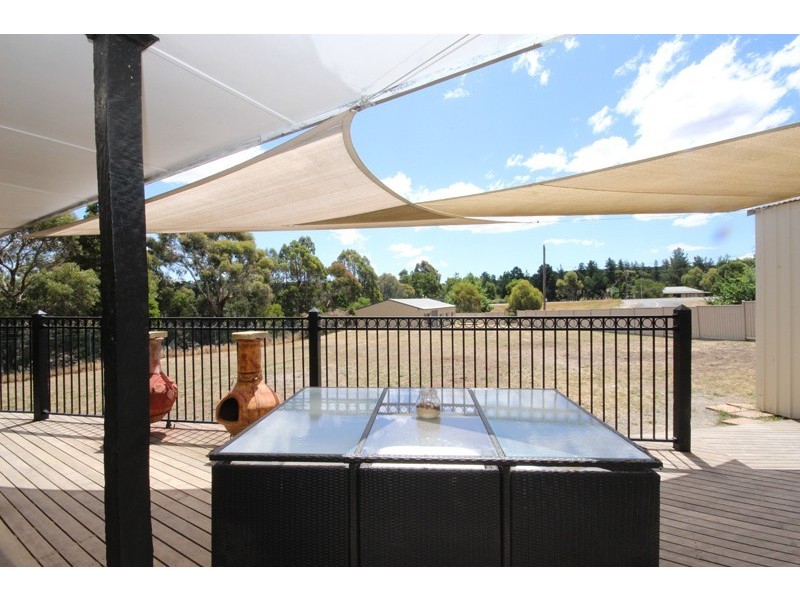 8 Church Street, Nerrina VIC 3350