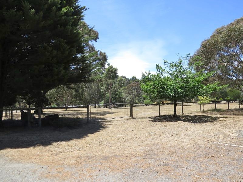 121 Gear Avenue, Mount Helen VIC 3350