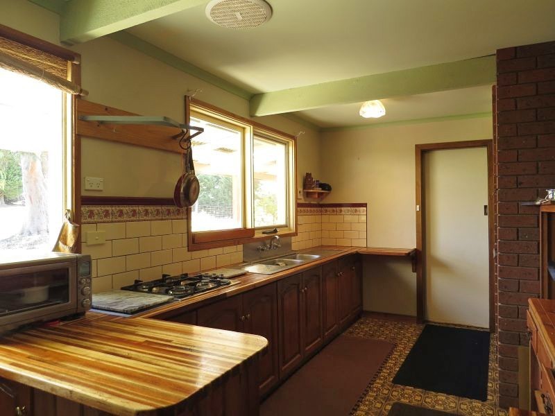 121 Gear Avenue, Mount Helen VIC 3350