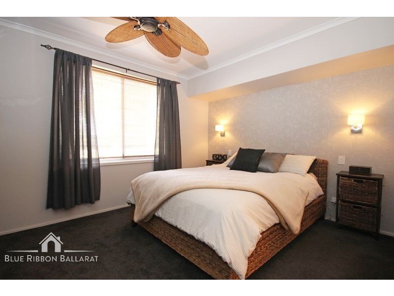 208 Whitehorse Road, Mount Clear VIC 3350