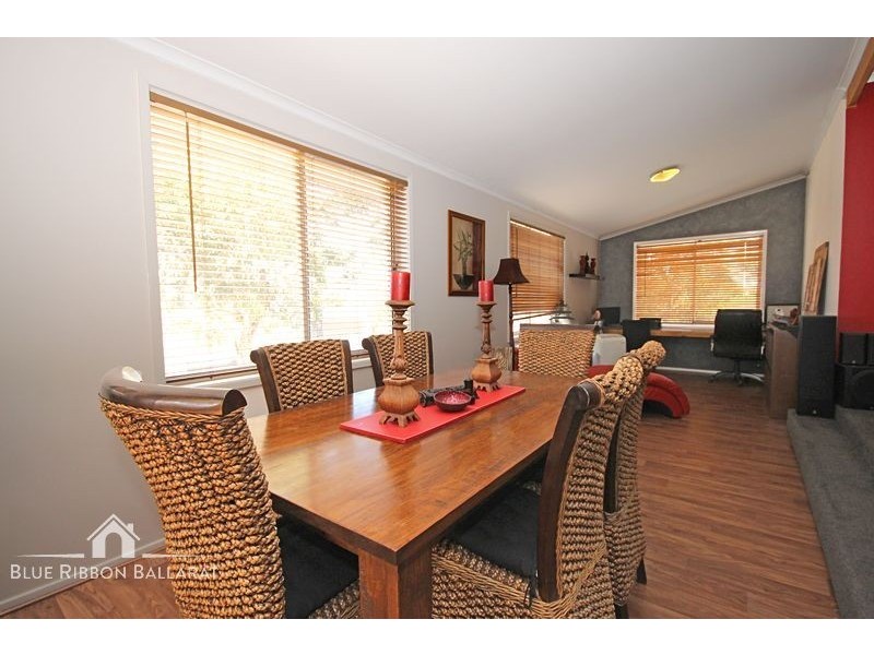 208 Whitehorse Road, Mount Clear VIC 3350