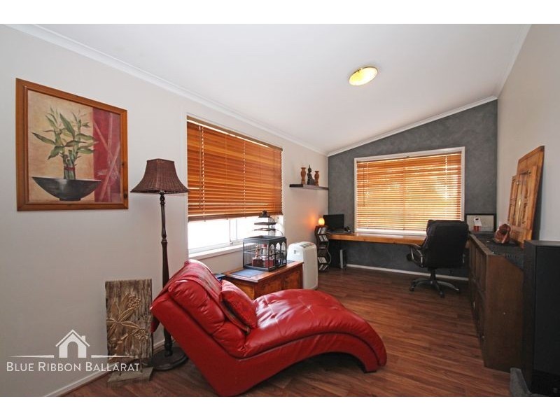 208 Whitehorse Road, Mount Clear VIC 3350