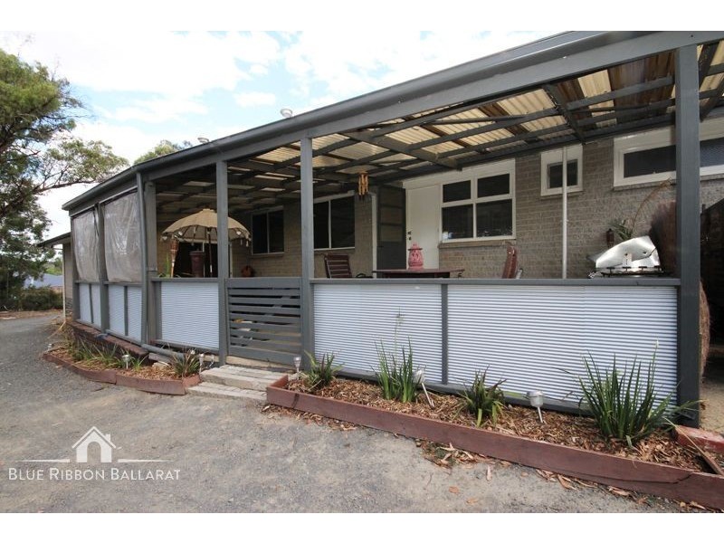 208 Whitehorse Road, Mount Clear VIC 3350