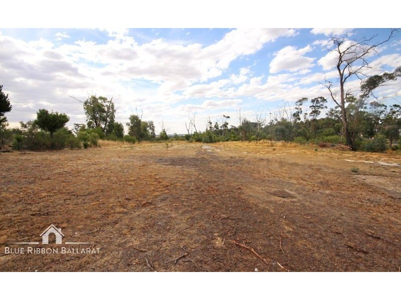 208 Whitehorse Road, Mount Clear VIC 3350