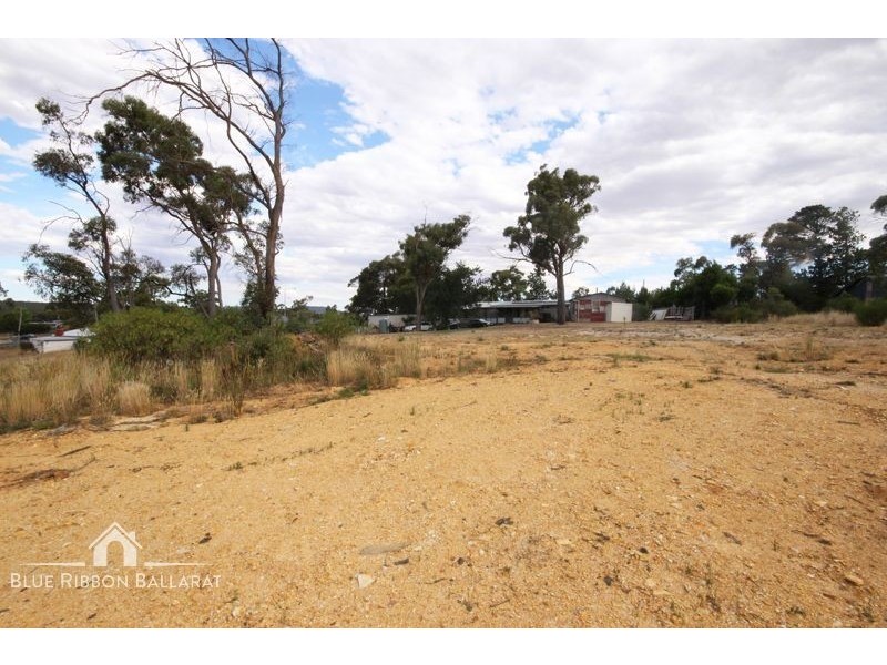 208 Whitehorse Road, Mount Clear VIC 3350