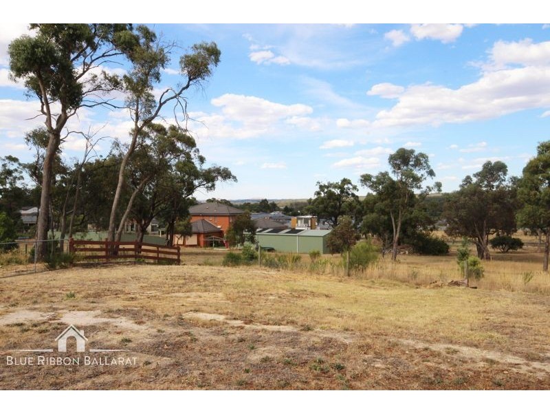 208 Whitehorse Road, Mount Clear VIC 3350