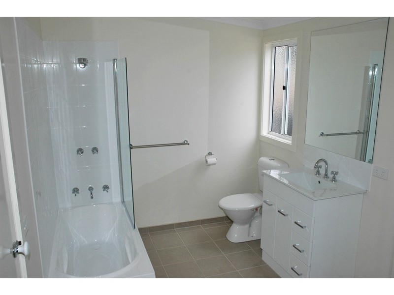 11 Hamilton Street, Linton VIC 3360