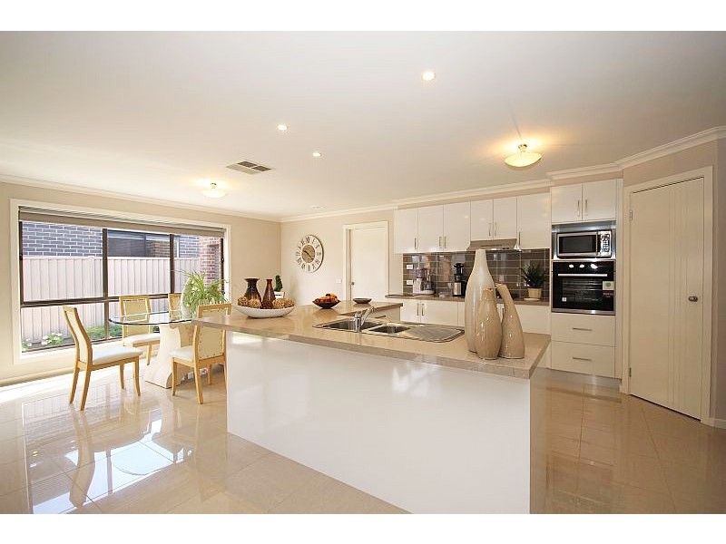 76 Learmonth Street, Alfredton VIC 3350