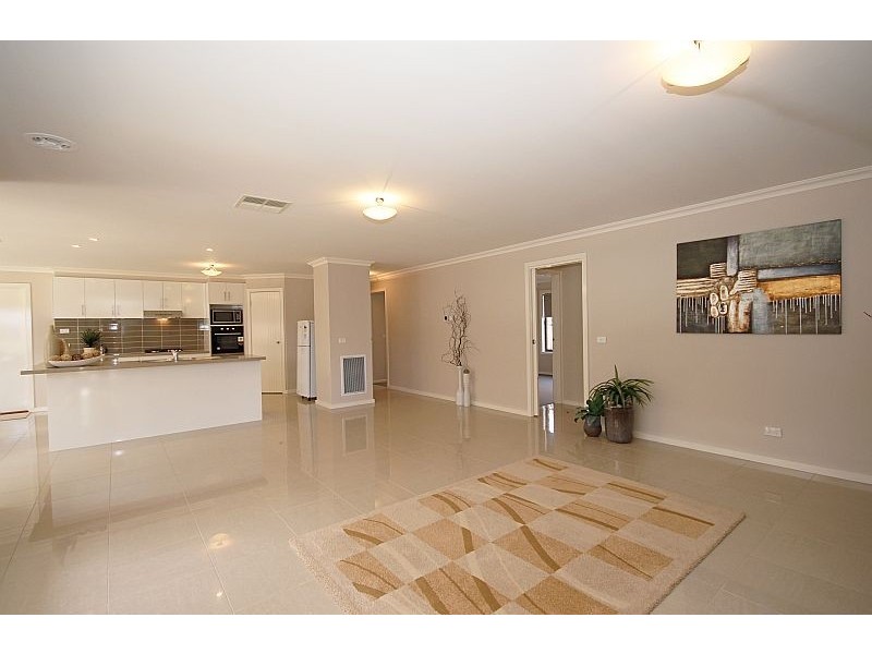 76 Learmonth Street, Alfredton VIC 3350