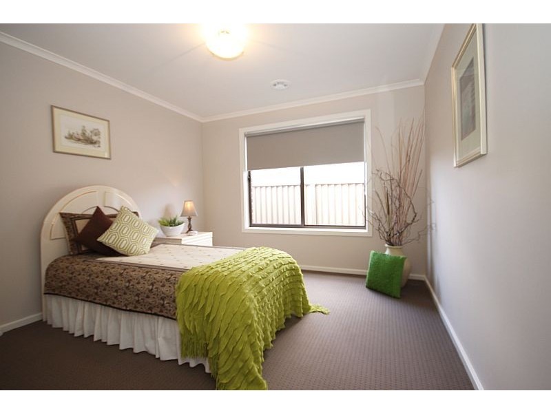 76 Learmonth Street, Alfredton VIC 3350