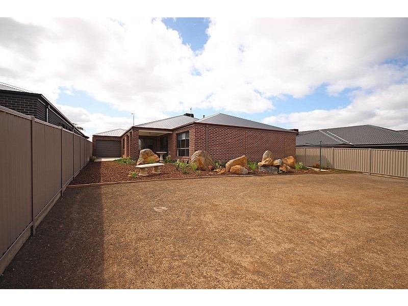 76 Learmonth Street, Alfredton VIC 3350