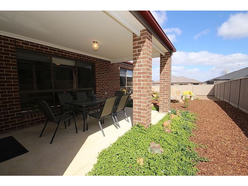 76 Learmonth Street, Alfredton VIC 3350