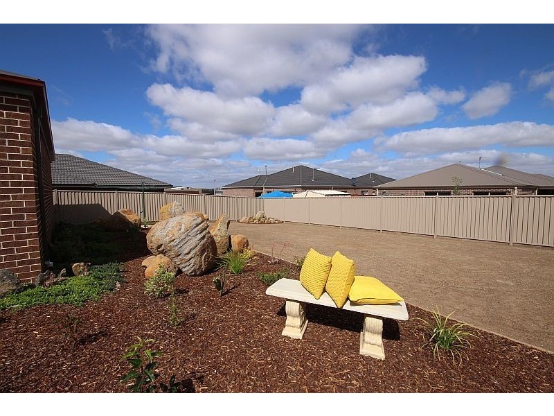 76 Learmonth Street, Alfredton VIC 3350