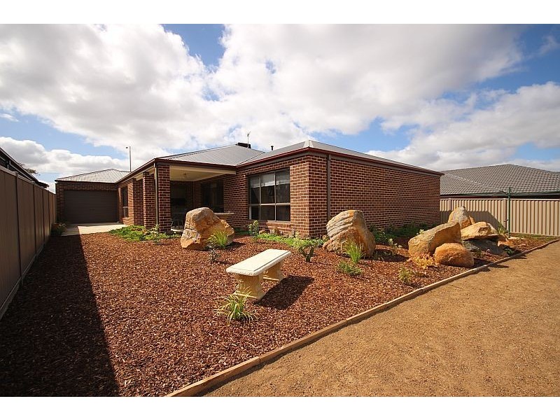 76 Learmonth Street, Alfredton VIC 3350