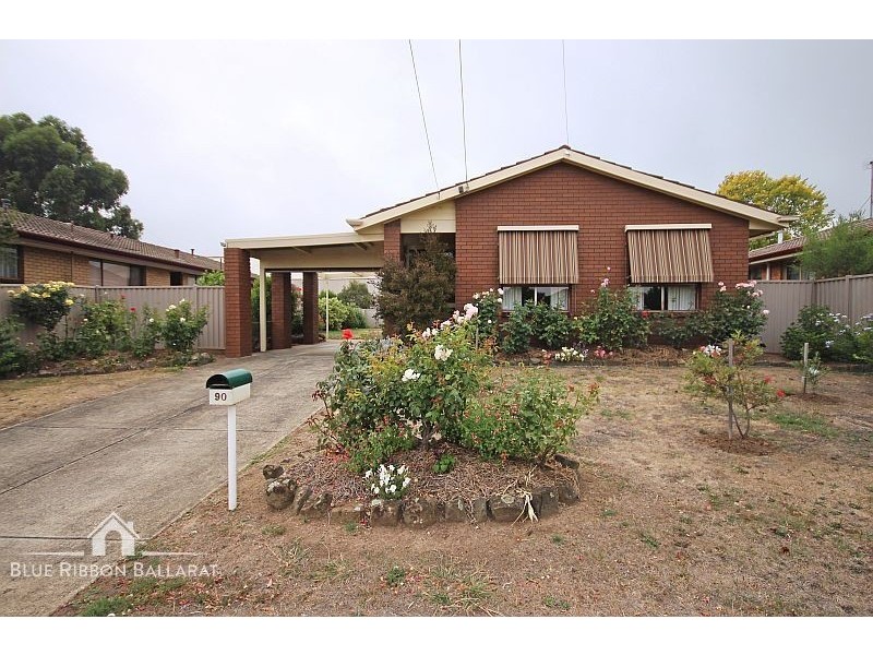 90 Grandview Grove, Wendouree VIC 3355