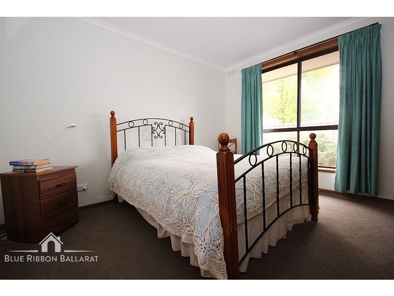 90 Grandview Grove, Wendouree VIC 3355