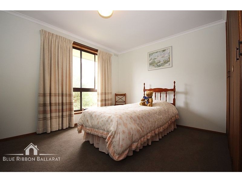 90 Grandview Grove, Wendouree VIC 3355