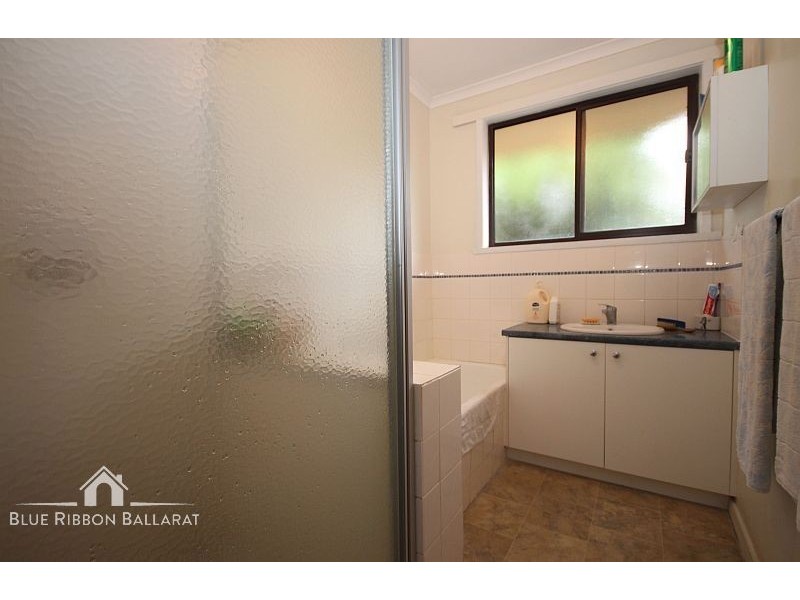 90 Grandview Grove, Wendouree VIC 3355