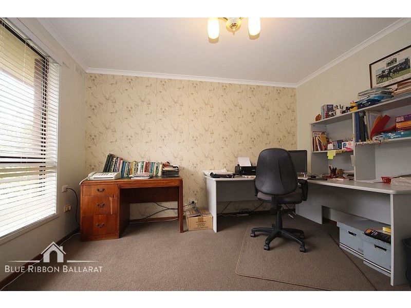 90 Grandview Grove, Wendouree VIC 3355