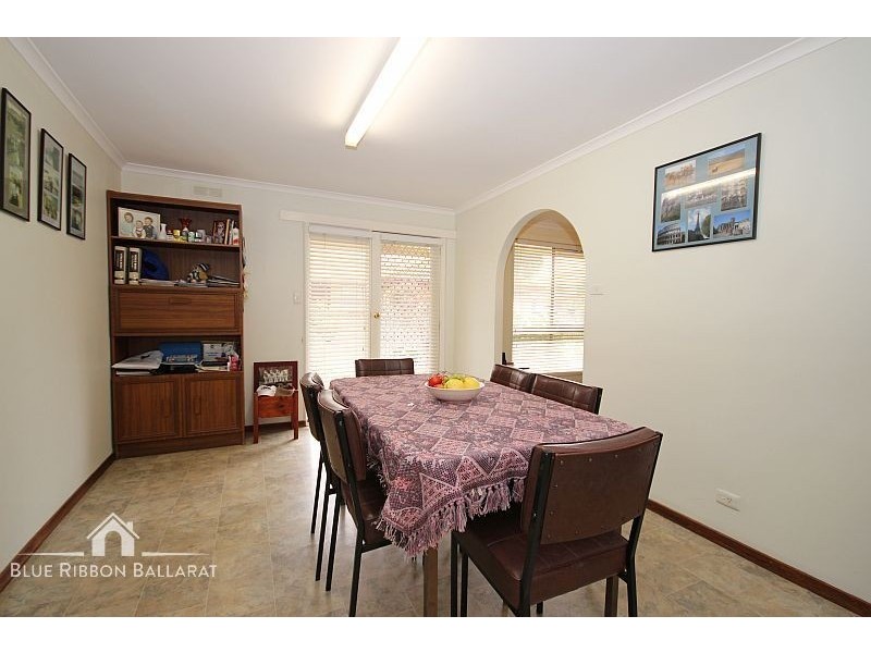 90 Grandview Grove, Wendouree VIC 3355