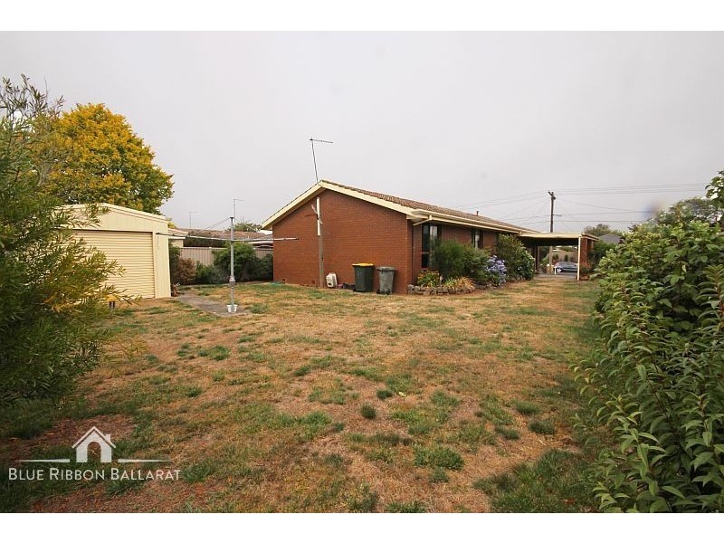 90 Grandview Grove, Wendouree VIC 3355