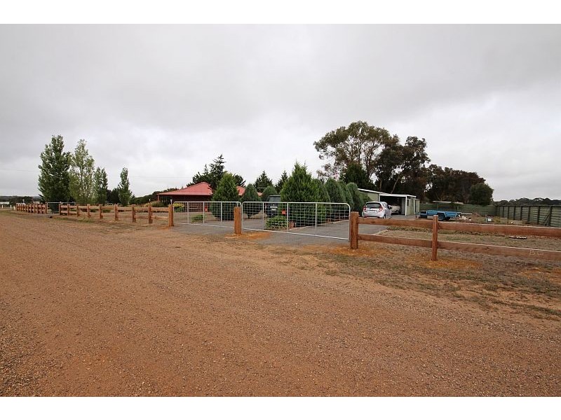 920 Smythesdale Road, Snake Valley VIC 3351