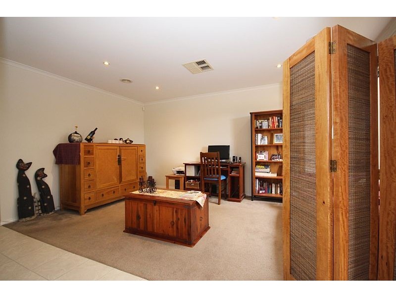 8 Deakin Drive, Delacombe VIC 3356