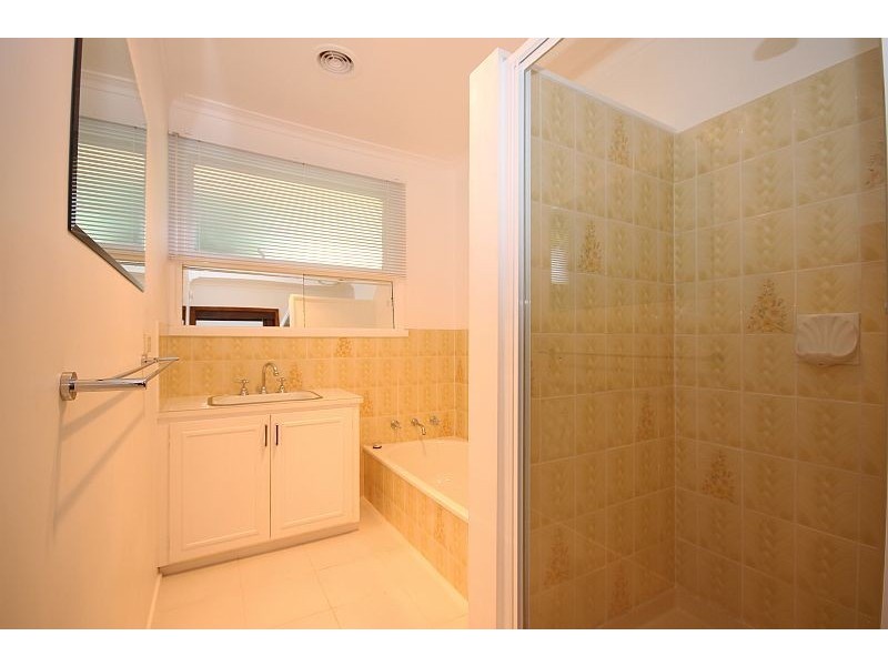 42 Montgomery Street, Wendouree VIC 3355