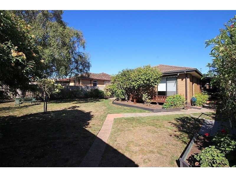 42 Montgomery Street, Wendouree VIC 3355