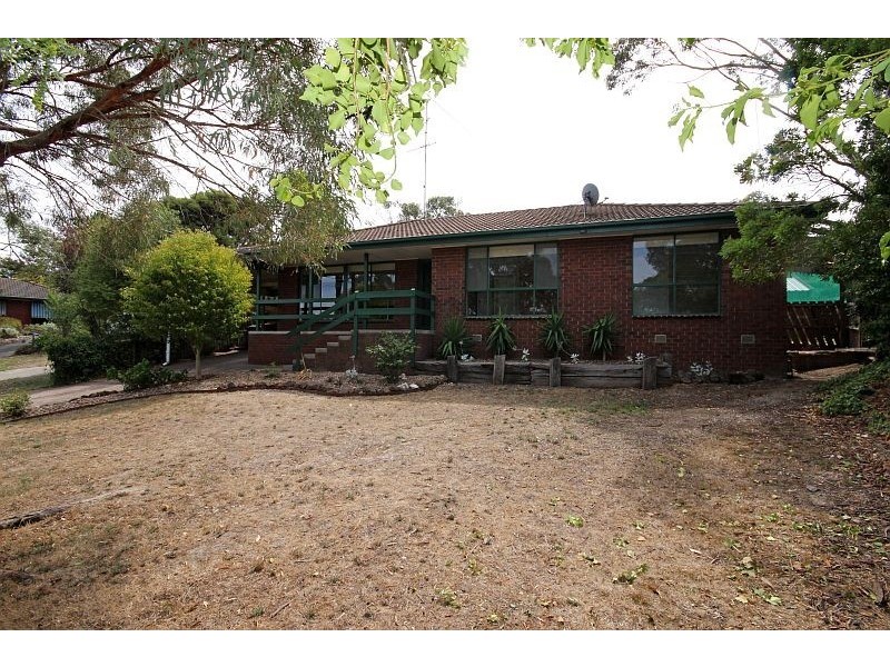 10 Soyuz Court, Mount Clear VIC 3350