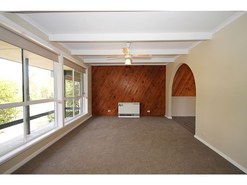 10 Soyuz Court, Mount Clear VIC 3350