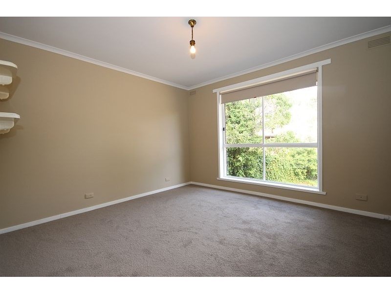 10 Soyuz Court, Mount Clear VIC 3350