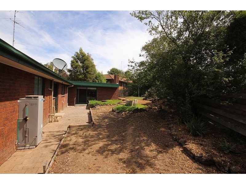 10 Soyuz Court, Mount Clear VIC 3350