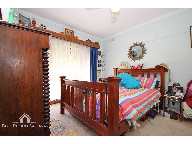 25 Yarrowee Street, Sebastopol VIC 3356