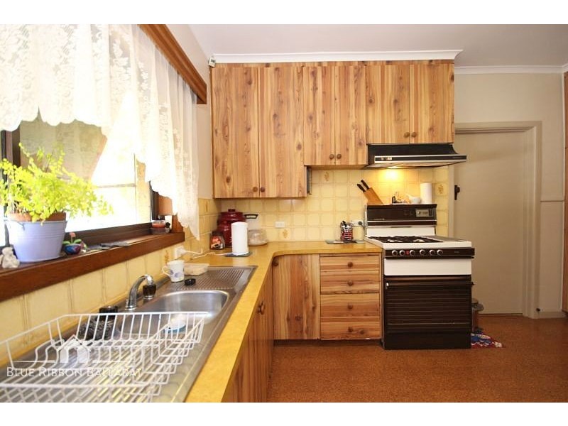 25 Yarrowee Street, Sebastopol VIC 3356