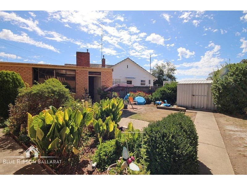 25 Yarrowee Street, Sebastopol VIC 3356